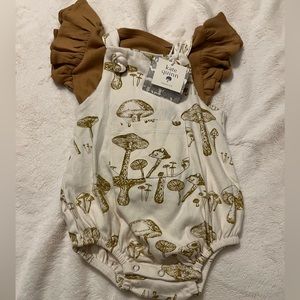 Kate Quinn 12-18 months mushroom bubble romper NWT